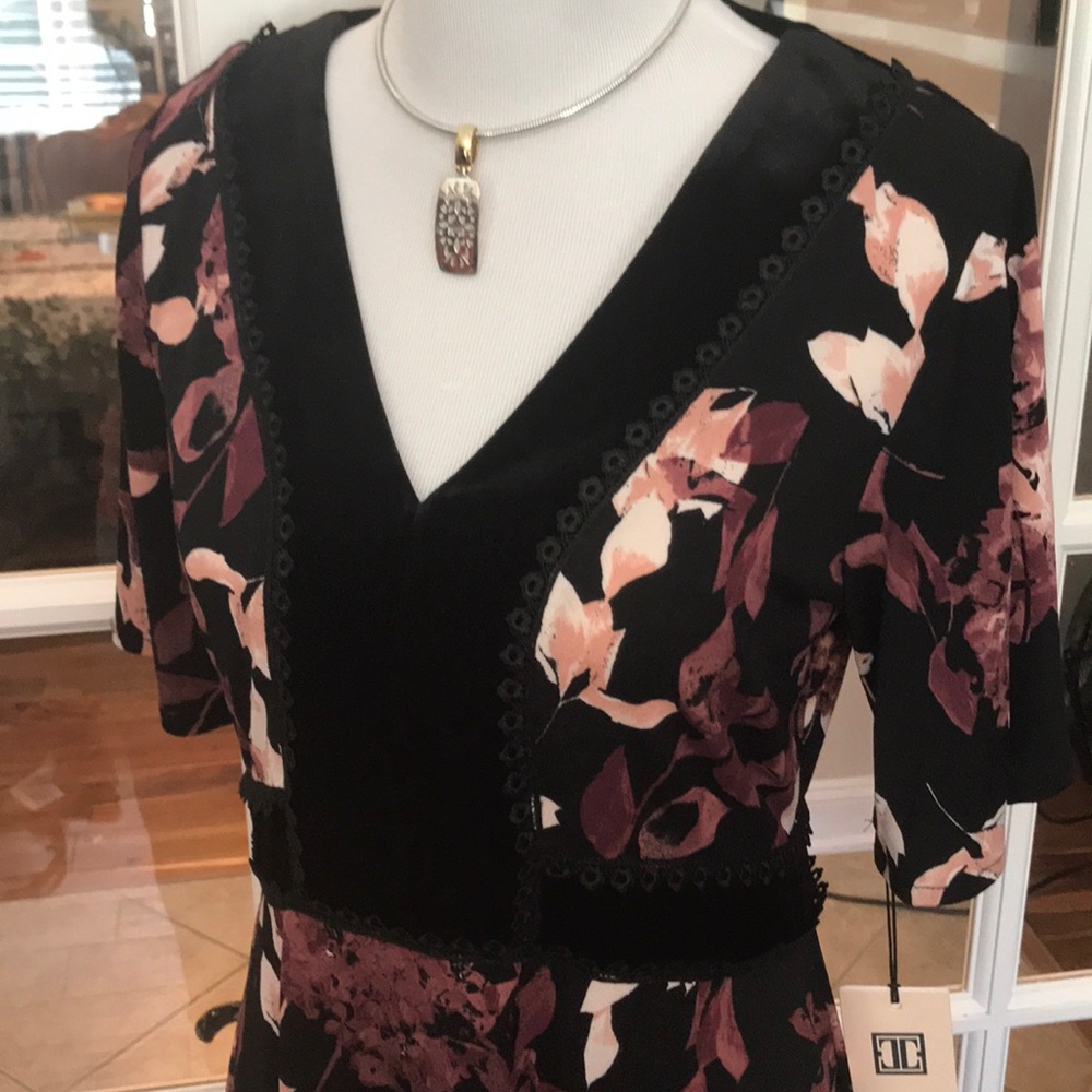 5🌟- Unique Ivanka Trump Dress - Picture 3 of 8